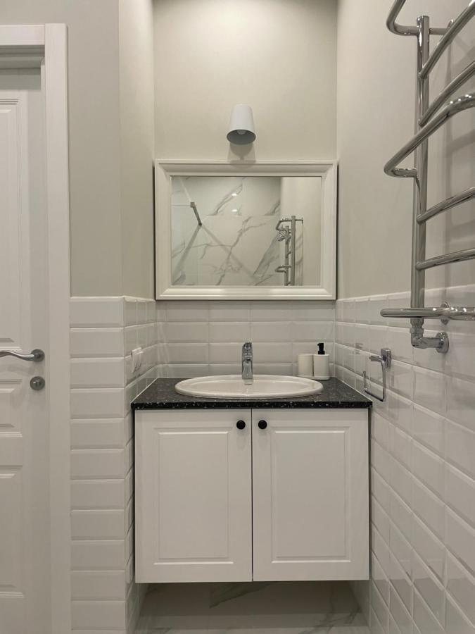 Mey Appartment On Rynok Square Lviv Ngoại thất bức ảnh